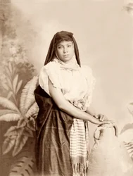 Niña con jarra de agua, c.1867-98